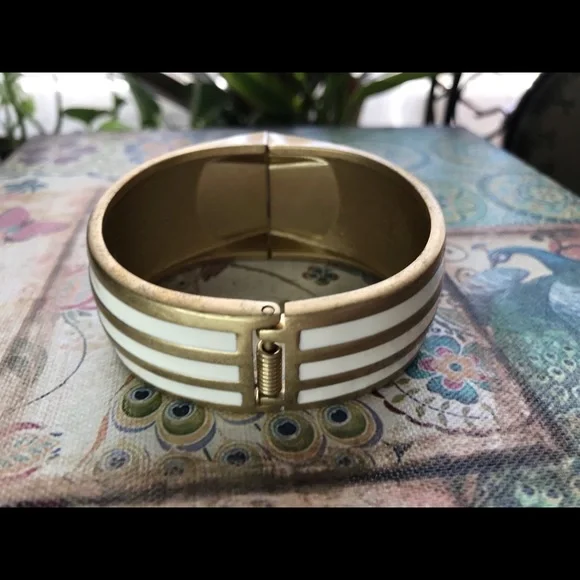 Matte Gold Hamptons Beach Vibe Bracelet - Picture 5 of 15
